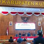 Rapat Paripurna ke-27 DPRD Kutai Timur Tinjau Implementasi Anggaran 2023